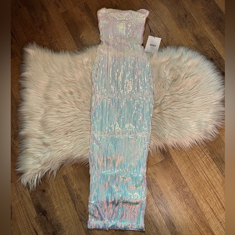 NOOKIE Mira Midi Dress In Iridescent Sequins - Picture 5 of 8